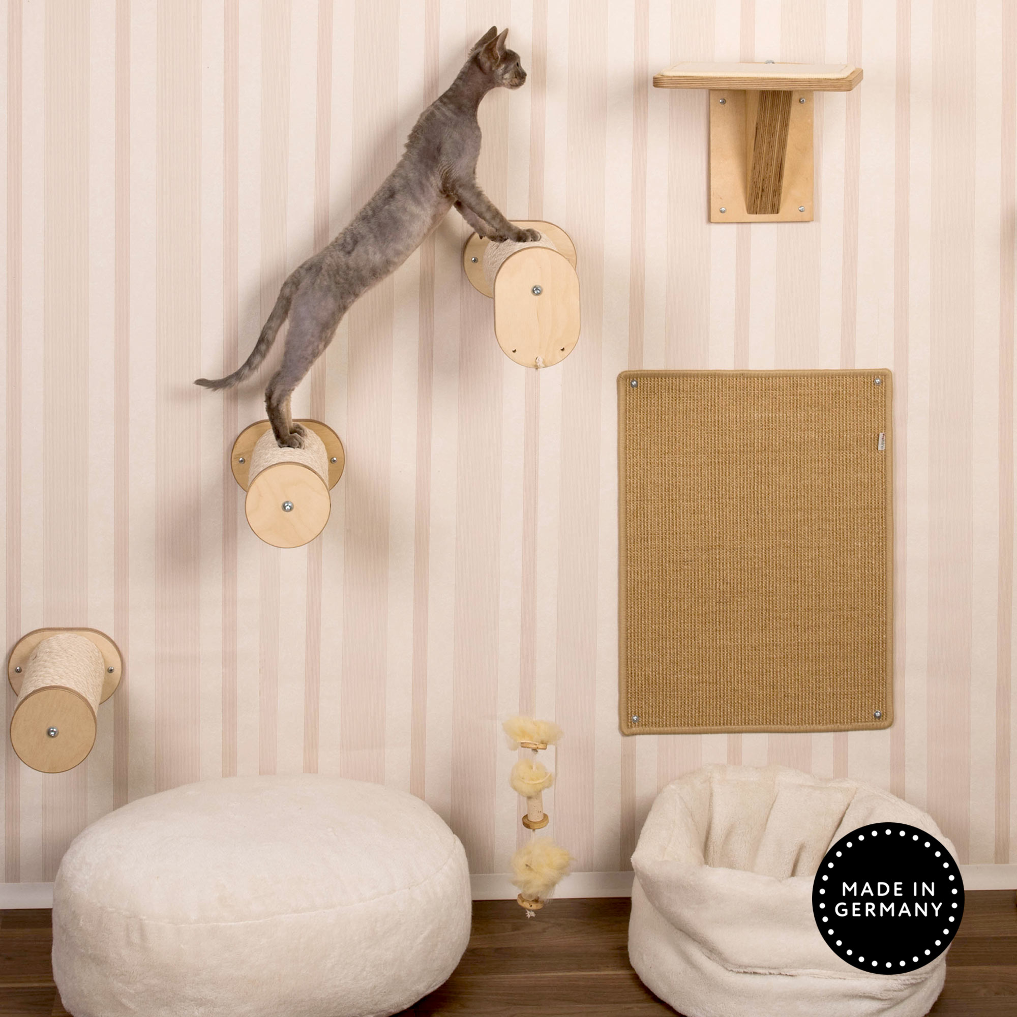 Kletterwand mit Kratzmatte